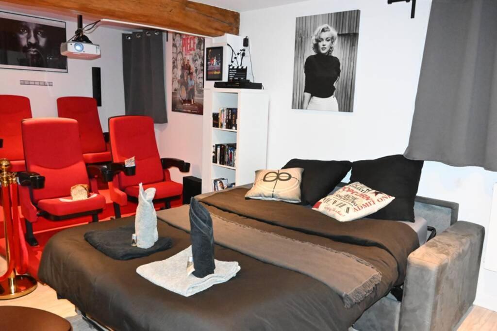Cinema Appartement 10Mn Aeroport Roissy Cdg Villeneuve-sous-Dammartin Exterior photo